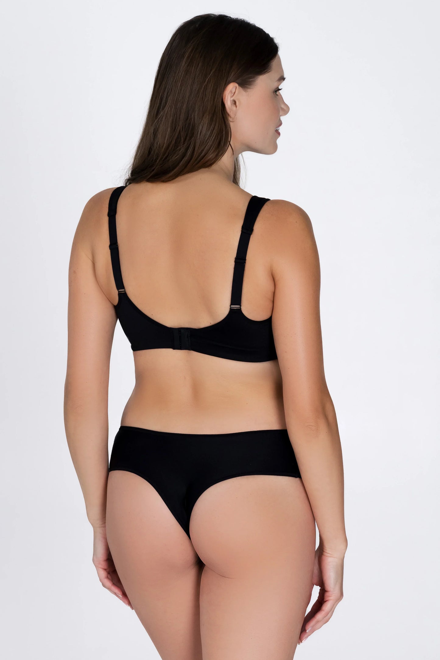 Seamless Cup T-Shirt Bra. Soft touch. Black