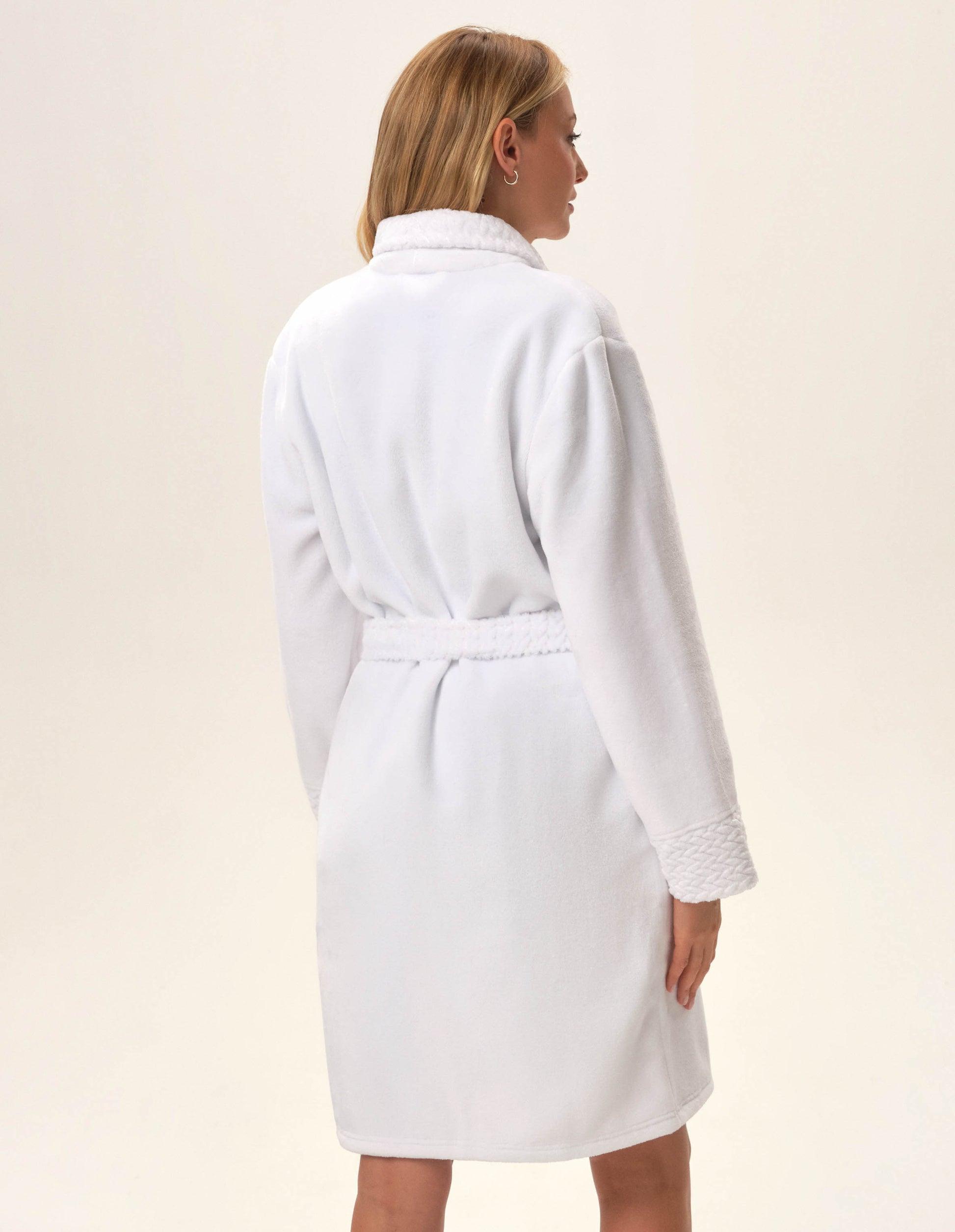 Robe Jolanda White - 3